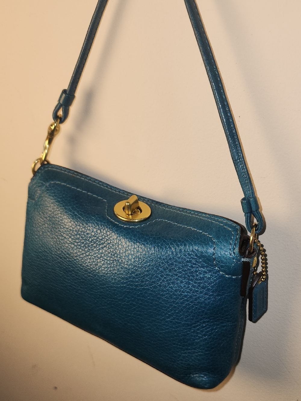 Coach Pebbled Leather Teal Blue Wristlet Clutch Pouch RARE Color Turnlock Gold - Picture 7 of 14